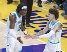 开云体育在线-热火客场擒下黄蜂，厄文独揽25分的简单介绍