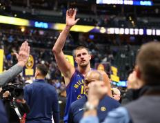 开云体育APP下载-雄鹿主场击败步行者，结束连败