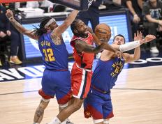 开云体育APP下载-76人客场击败黄蜂雷德克表现出色