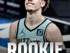 开云体育官网-黄蜂队新秀获得西部月最佳新秀荣誉，展现出色个人能力