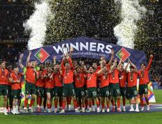 开云体育官网-欧国联赛赛况引人入胜，球员斗志高昂