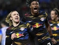 开云官网-包含里昂客场逼平对手，积分提升的词条