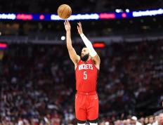 开云体育app-火箭主帅赛后面临批评，球队需迅速调整态度