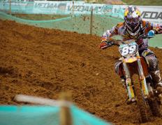 开云体育在线-闪电屠城，莱比锡三分钟绞杀曼城，法比尼奥的无情交响曲