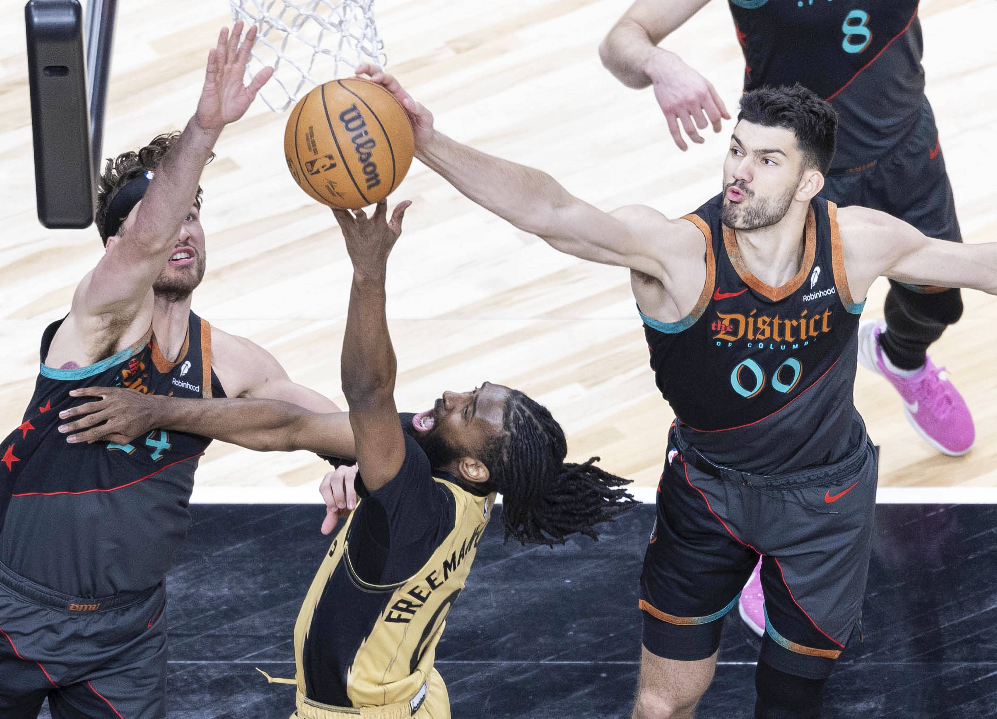 开云APP-猛龙横扫76人晋级东部半决赛