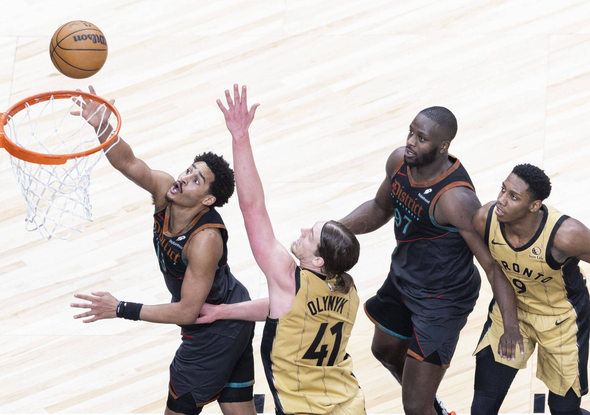 开云APP-猛龙横扫76人晋级东部半决赛