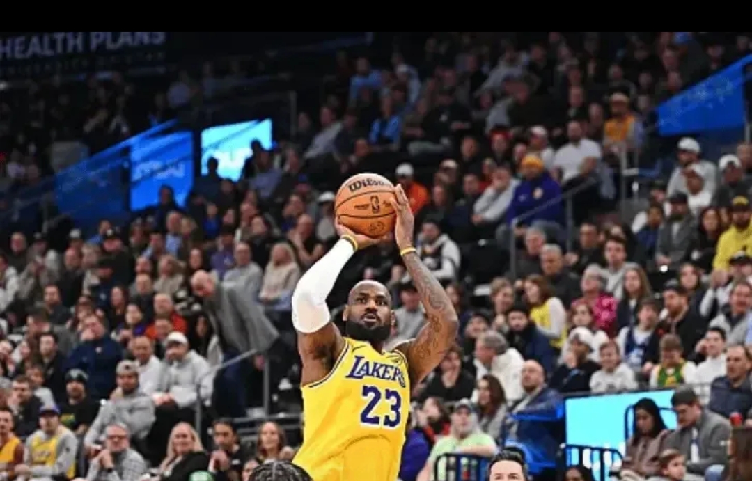 开云体育中国-湖人主场逆转击败爵士,保持稳定战绩