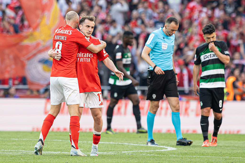 开云体育APP下载-葡萄牙里斯本竞技队球员备战