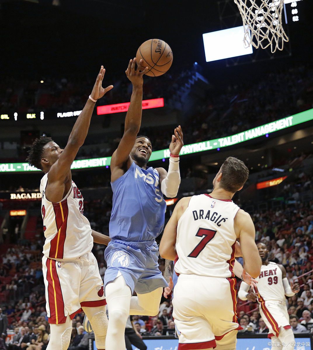 开云体育入口-火箭鏖战快船,库里扛起全队