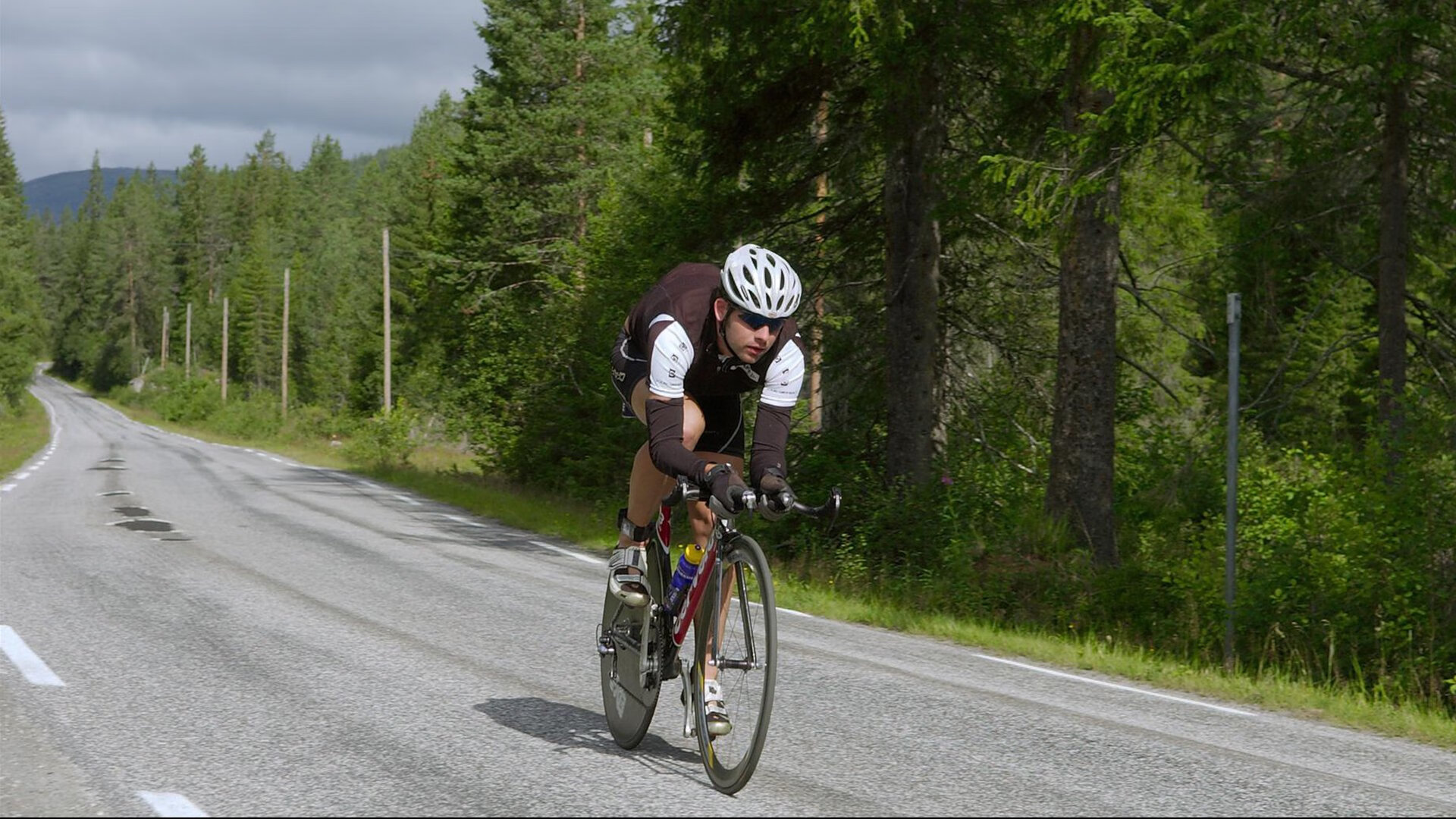 开云体育下载-奥运周期关键战,阿拉巴接管比赛,波兰踏平玻利维亚