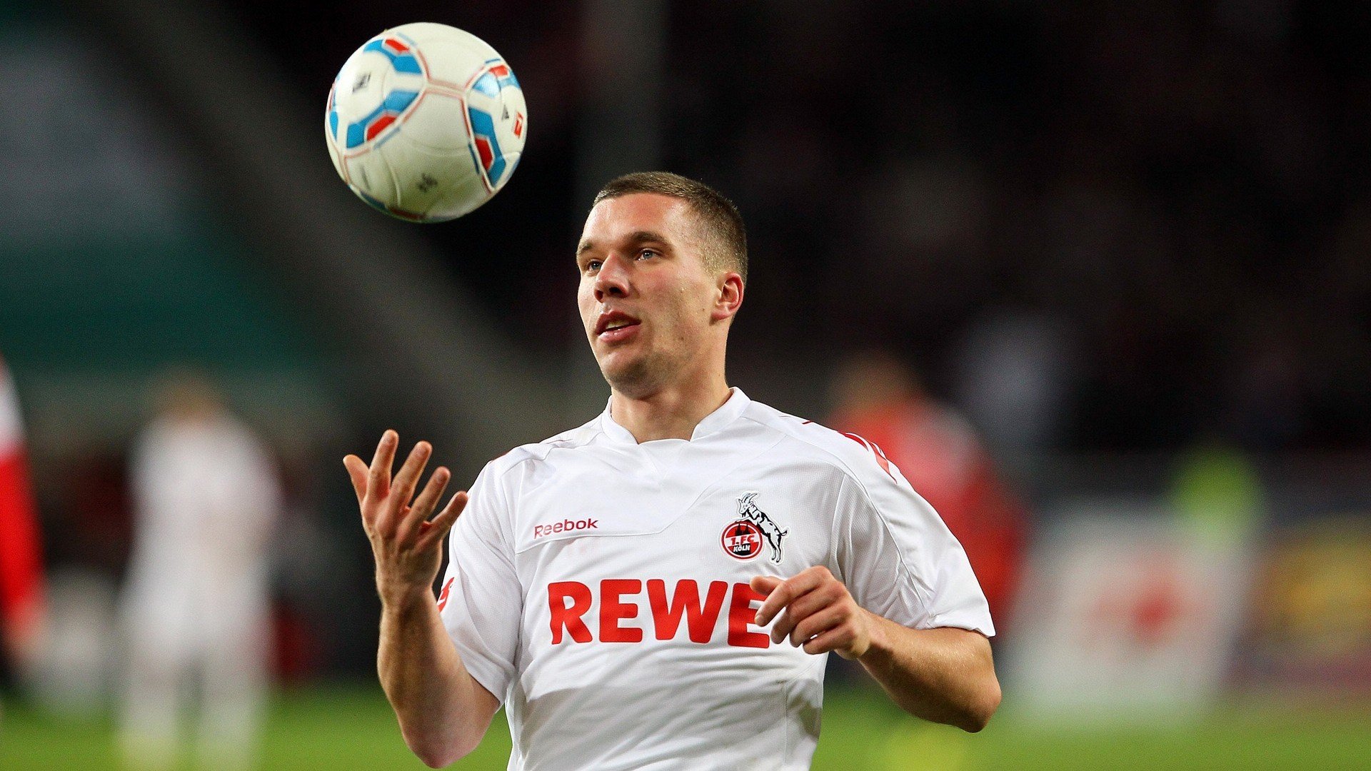 开云下载-当曼城对阵挪威，楚阿梅尼在战术镜像中完成自我里程碑