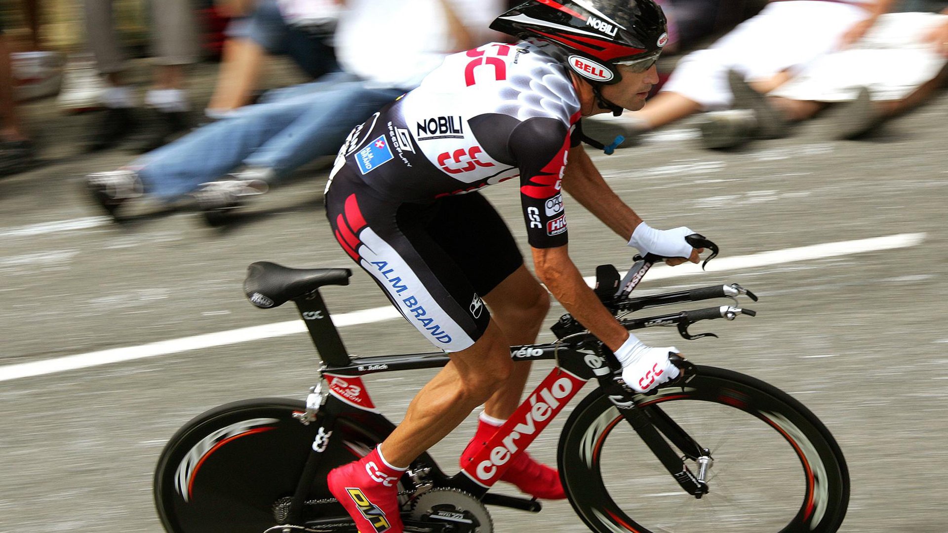 开云APP-德国队鏖战丹麦队，安赛龙高光表现定乾坤