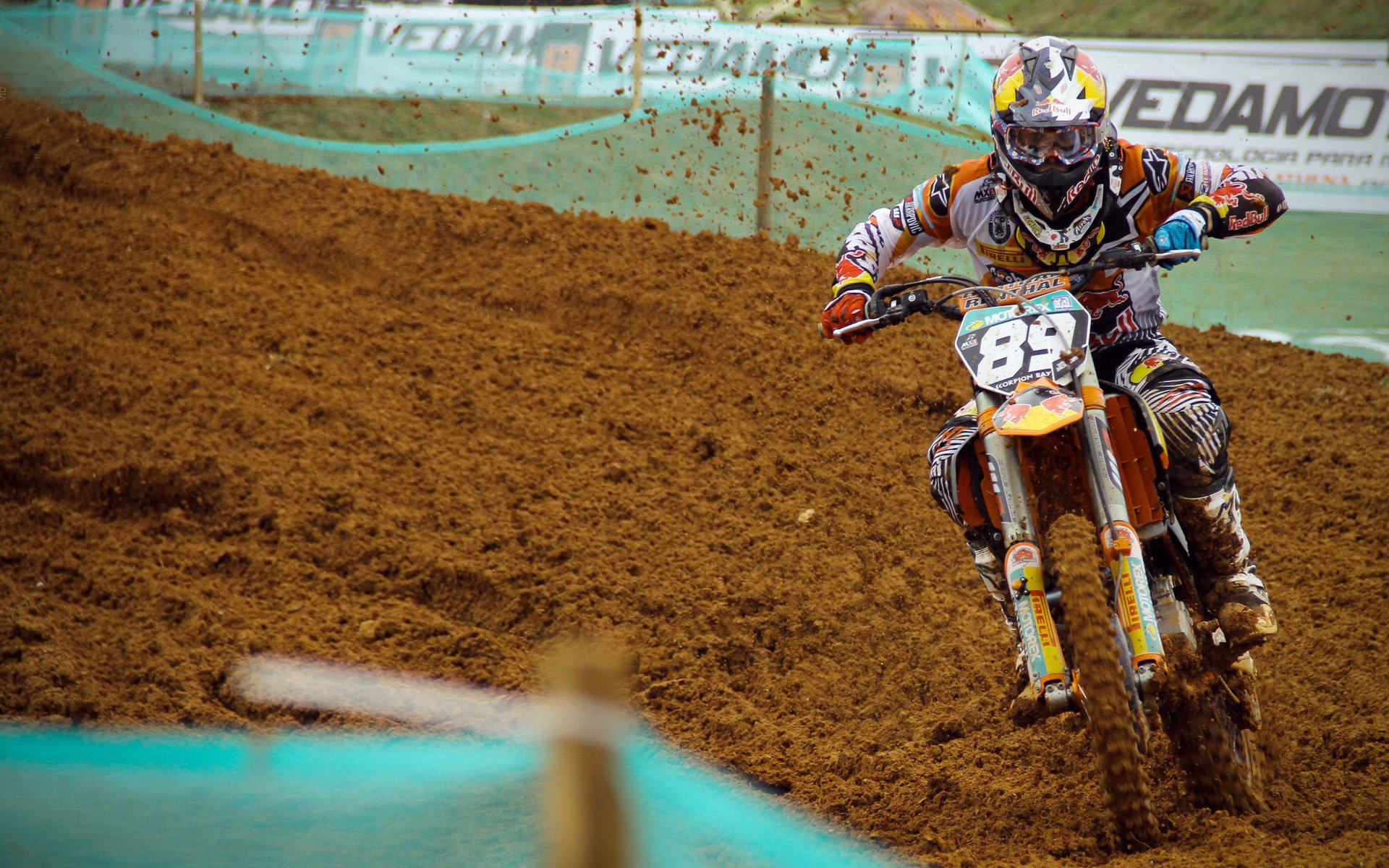 开云体育登录-当诸神黄昏遇见蓝月,穆勒在雅典之夜书写现代神话